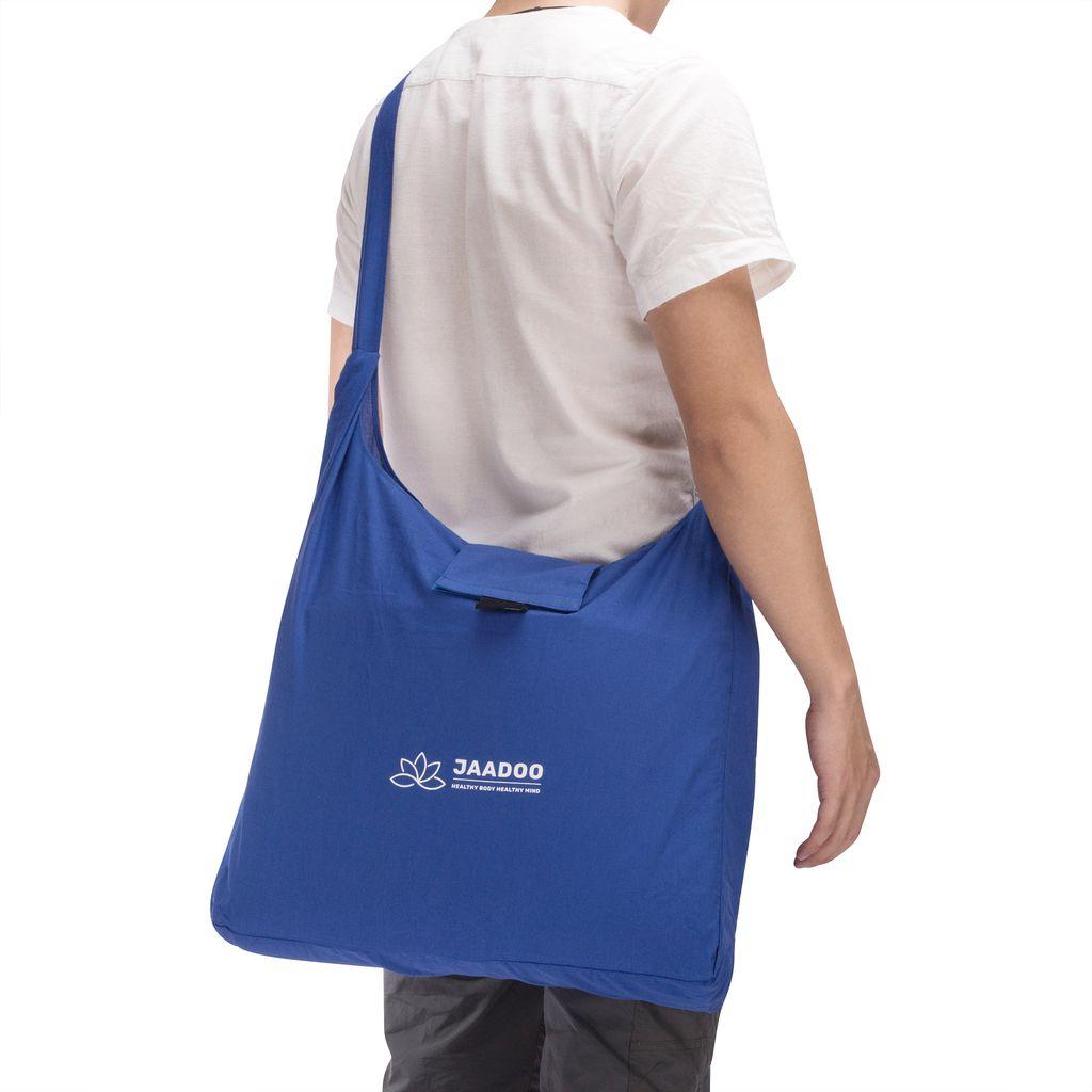 blaue Akupressurmatte mit Tasche